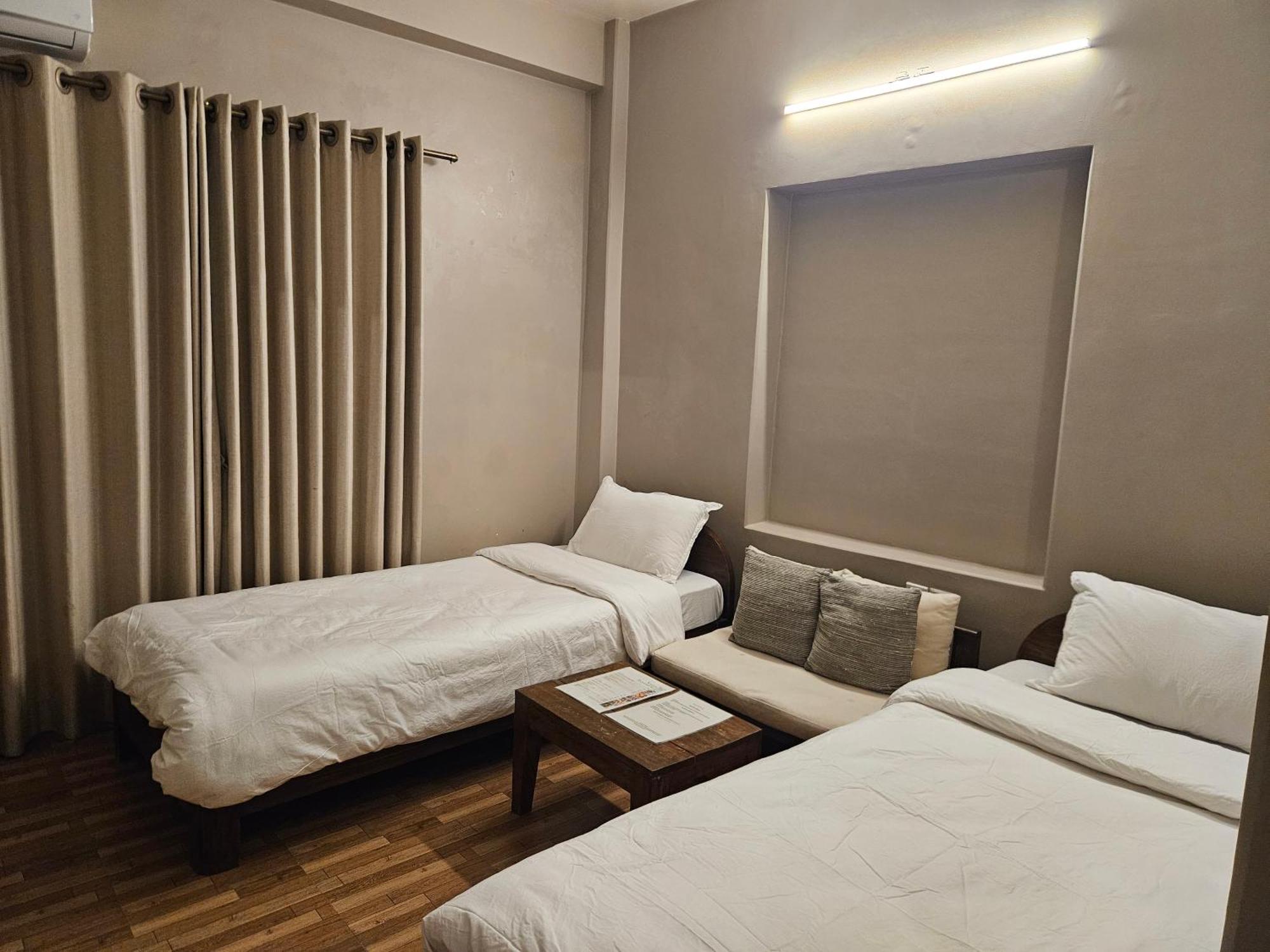 Hotel Blossom Ποκάρα Δωμάτιο φωτογραφία