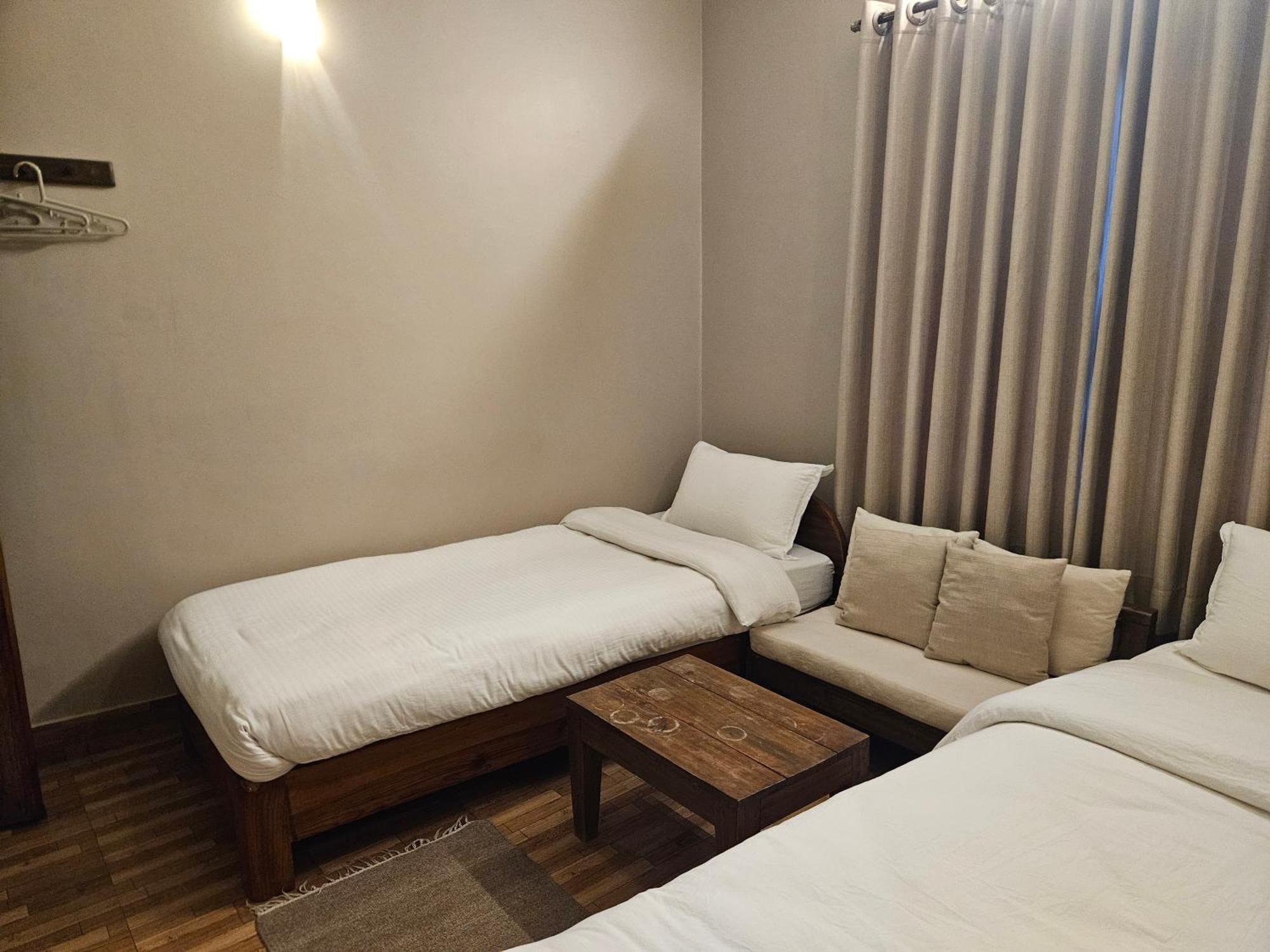 Hotel Blossom Ποκάρα Δωμάτιο φωτογραφία